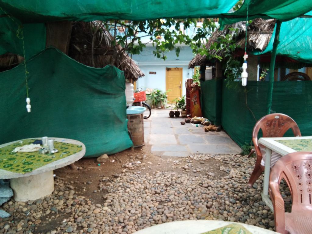 Bobby Guest House Hampi Extérieur photo
